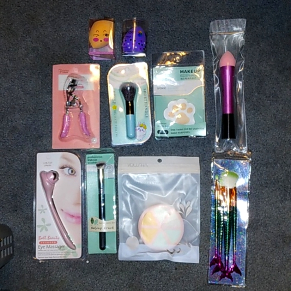Makeup mystery bundles